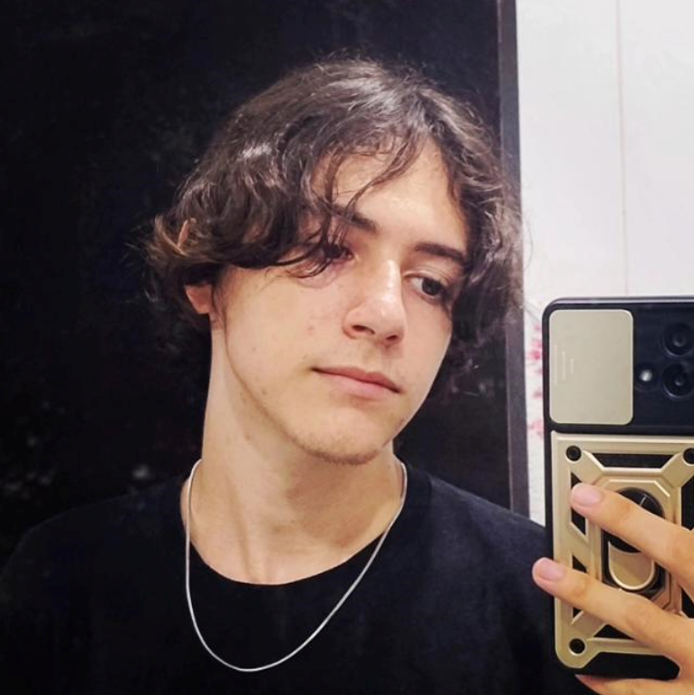 Fote de perfil de Nathan